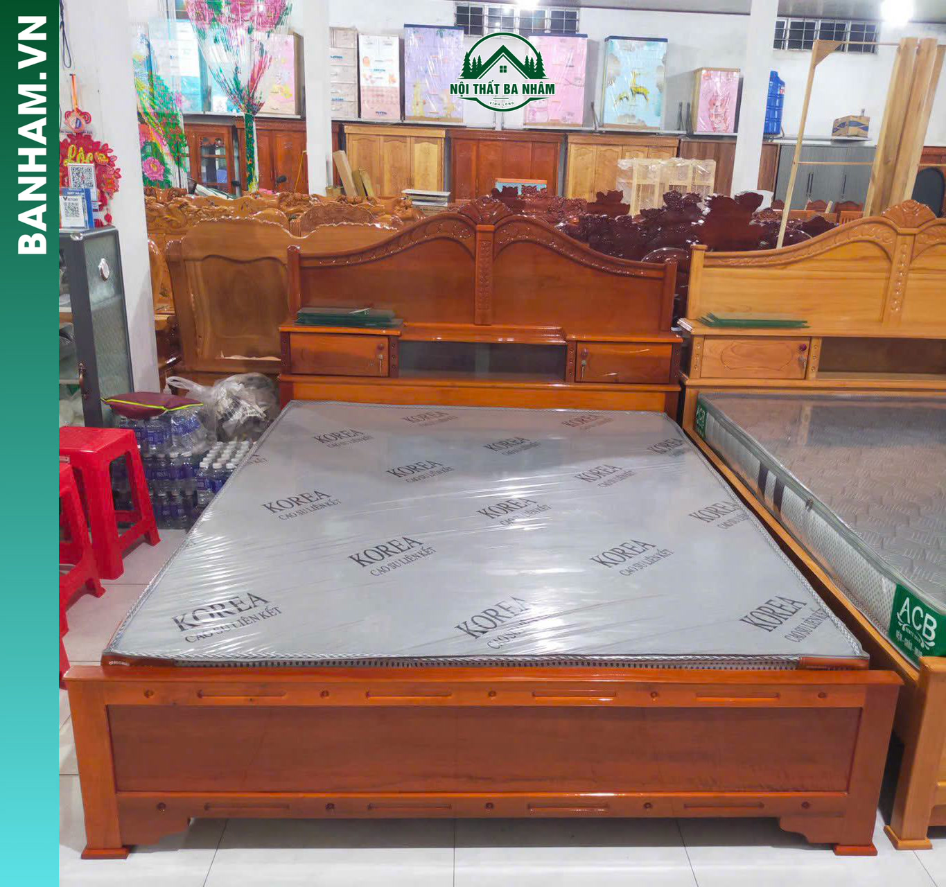 Giường ngủ gỗ có tab đầu giường