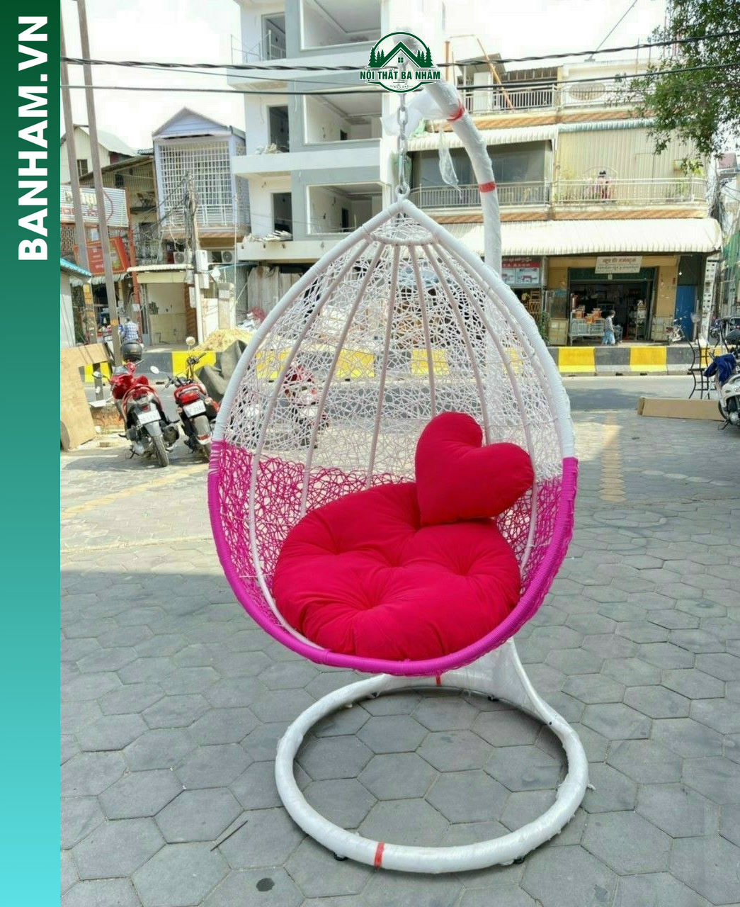 Xích đu giọt nước màu hồng trắng tại Bến Tre