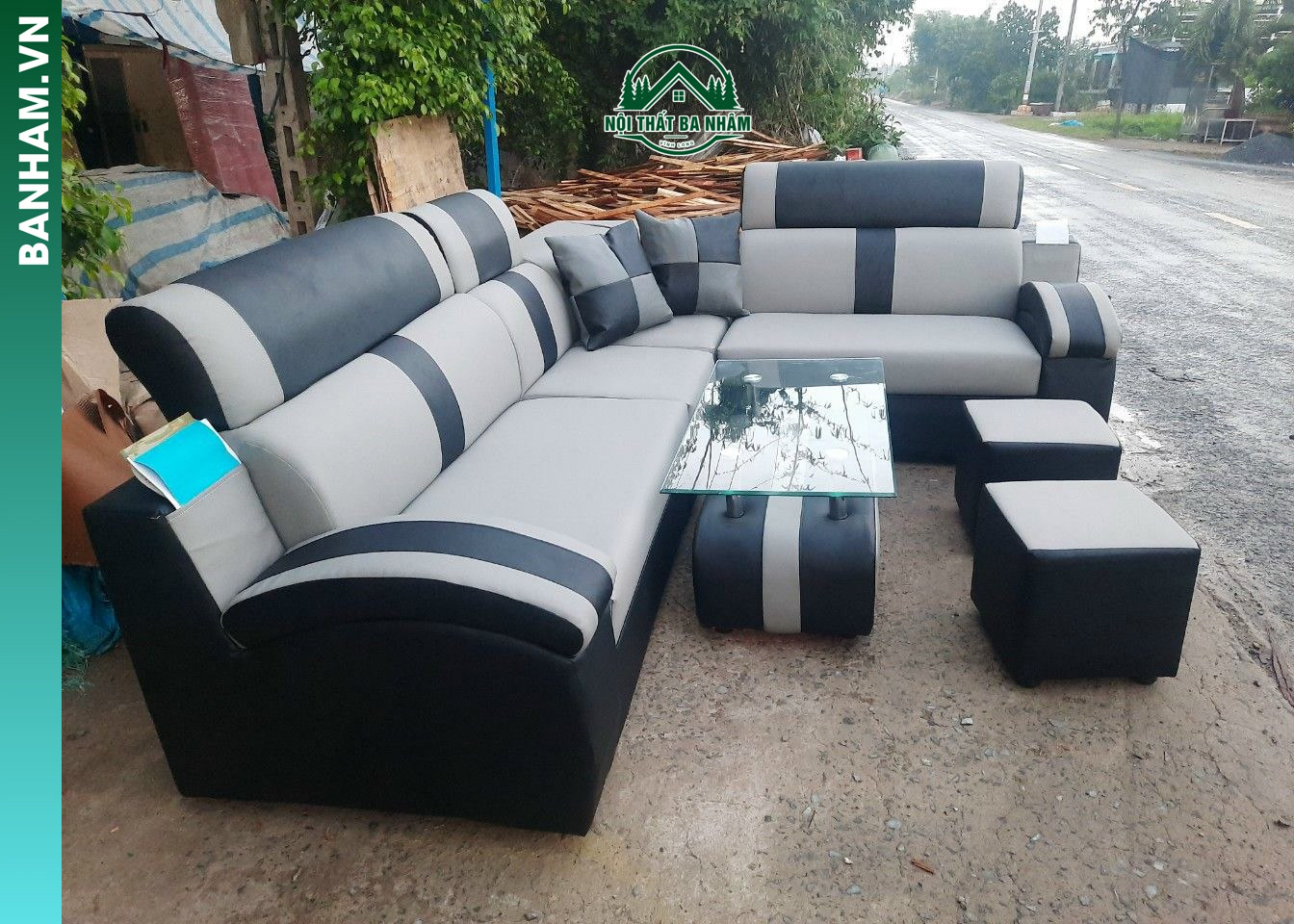 Bộ sofa da màu kem kèm bàn trà Bến Tre
