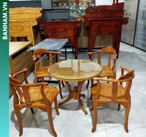 Bộ bàn ăn gỗ tự nhiên 4 ghế tại Bến Tre