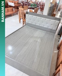 Giường ngủ màu xám gỗ công nghiệp bọc nệm cao cấp