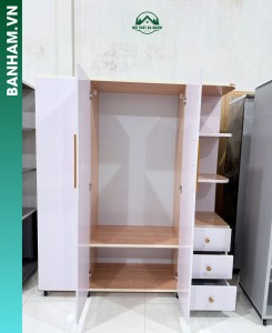 Tủ quần áo 3 cánh kết hợp kệ trang trí hiện đại tại Bến Tre