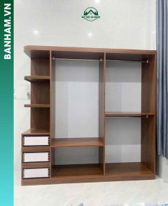 Tủ quần áo 3 cánh vân gỗ kệ hông 3 ngăn kéo Bến Tre