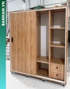 Tủ quần áo cửa lùa vân gỗ kệ hông Bến Tre