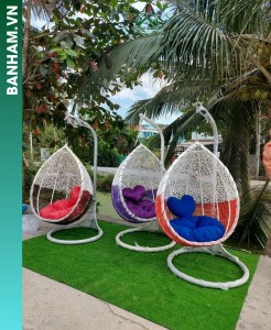 Xích đu giọt nước màu hồng trắng tại Bến Tre