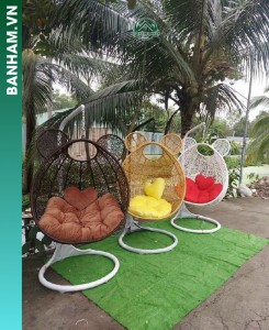 Xích đu tai gấu màu trắng tại Bến Tre